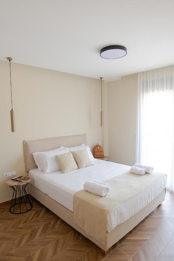Marble Luxury Suites Karteros Exterior foto